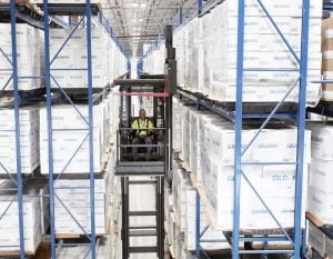 Gildan 6 Gildan becomes the number one brand of 100% cotton t-shirts in the U.S. printwear industry, and the Company opens its first large-scale distribution center in Eden, North Carolina.