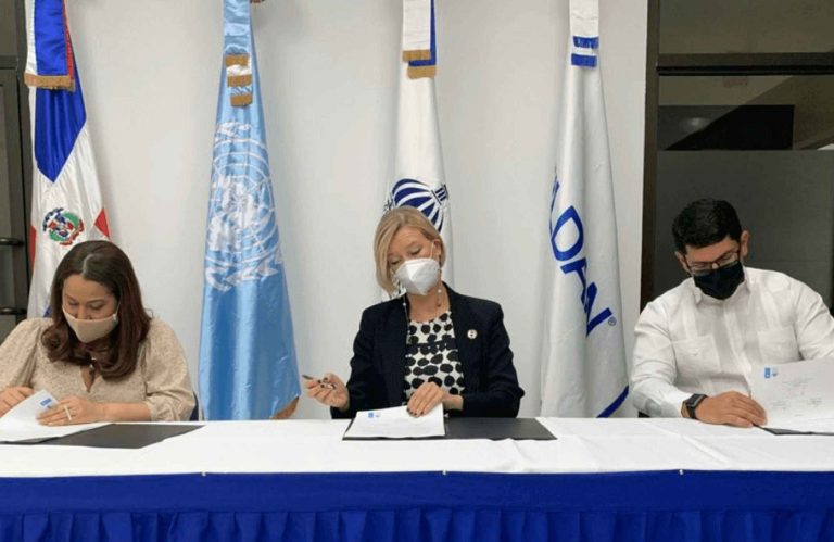 Gildan在多米尼加共和國簽署聯合國開發計劃署性別平等印章