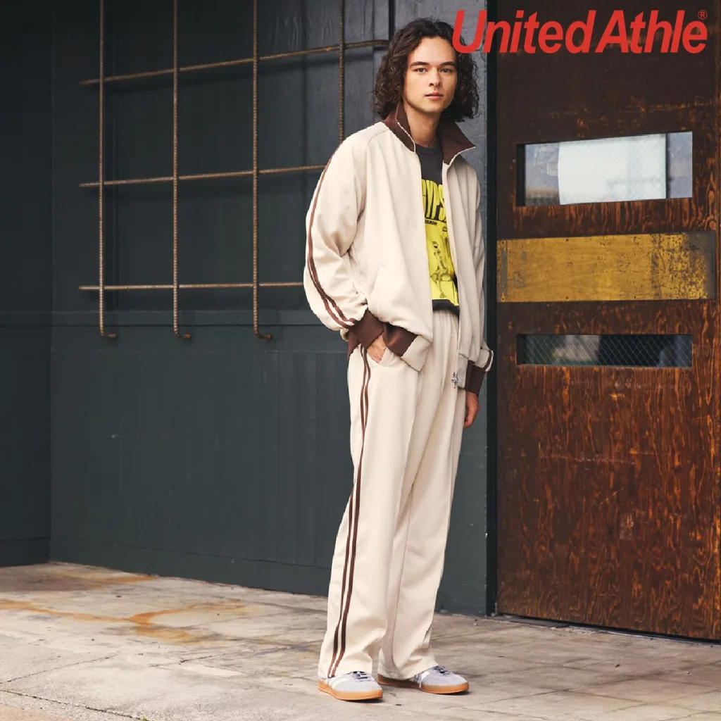 United Athle 1901-01 7.0oz Smooth Raglan Sleeve Track Jacket