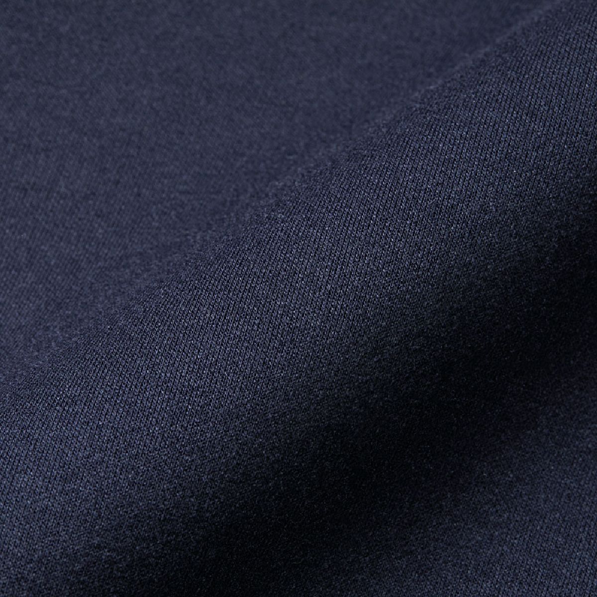 United Athle 2291-01 9.4oz T/R 卡板織拉鍊外套 17 人造絲混合使其具有適度的柔軟度和光澤,並給它帶來了美麗的面料。