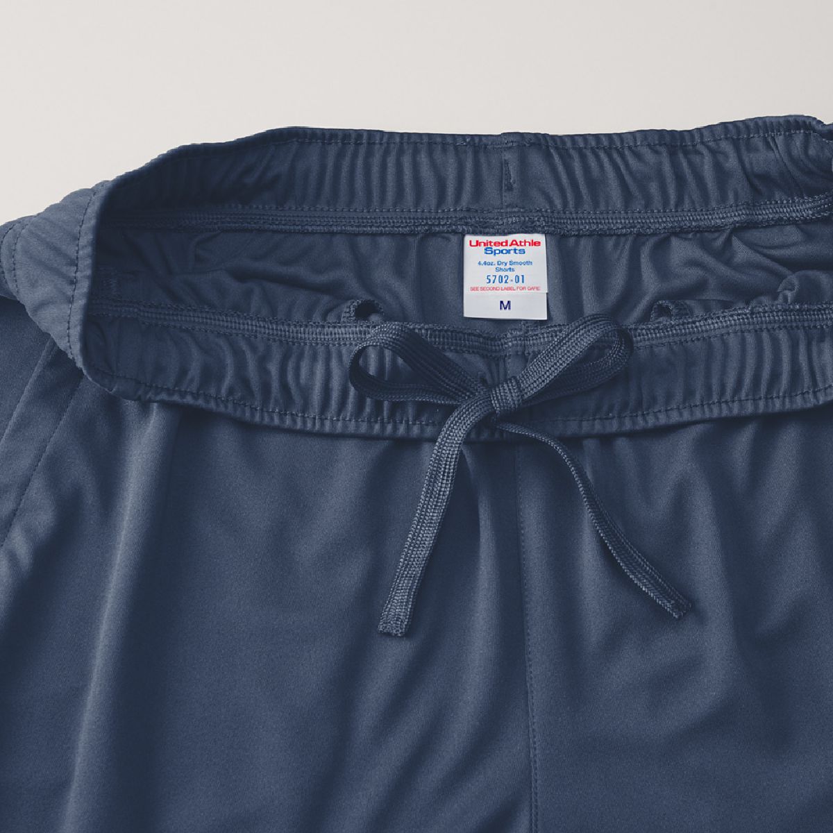 腰部有一個扁平的繩子，帶有可調節的身體織物顏色匹配（內部）