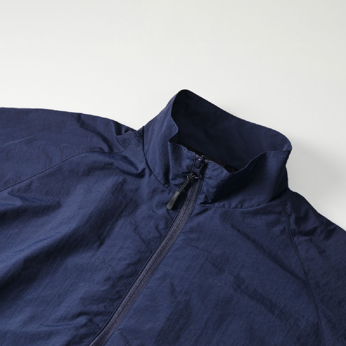 項圈是一種讓人聯想起軍事訓練服的架子