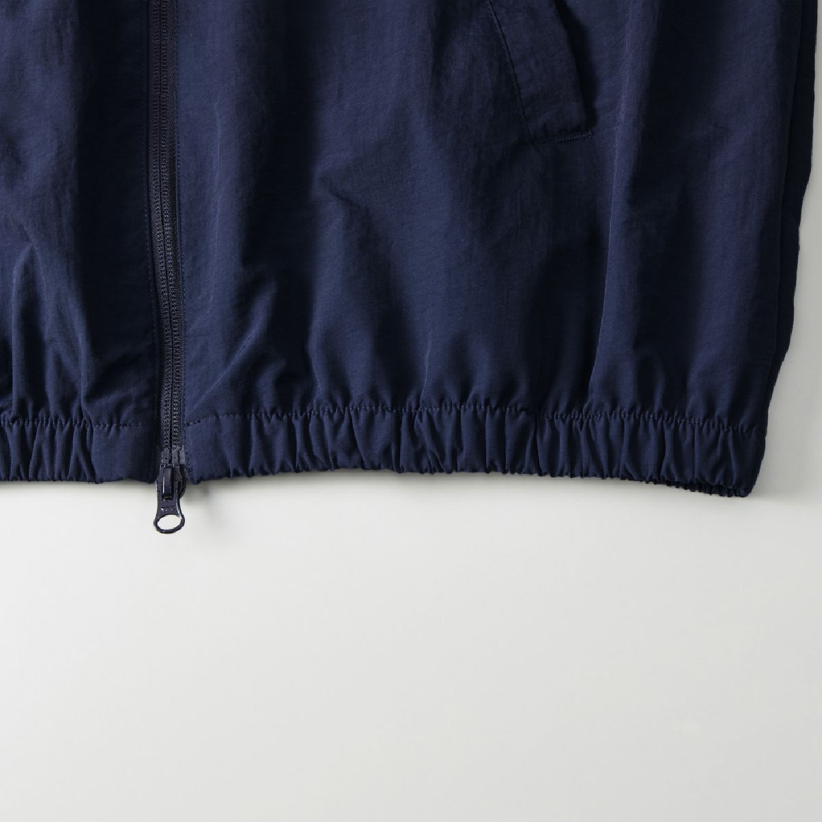 下擺嘴是懸掛式規格