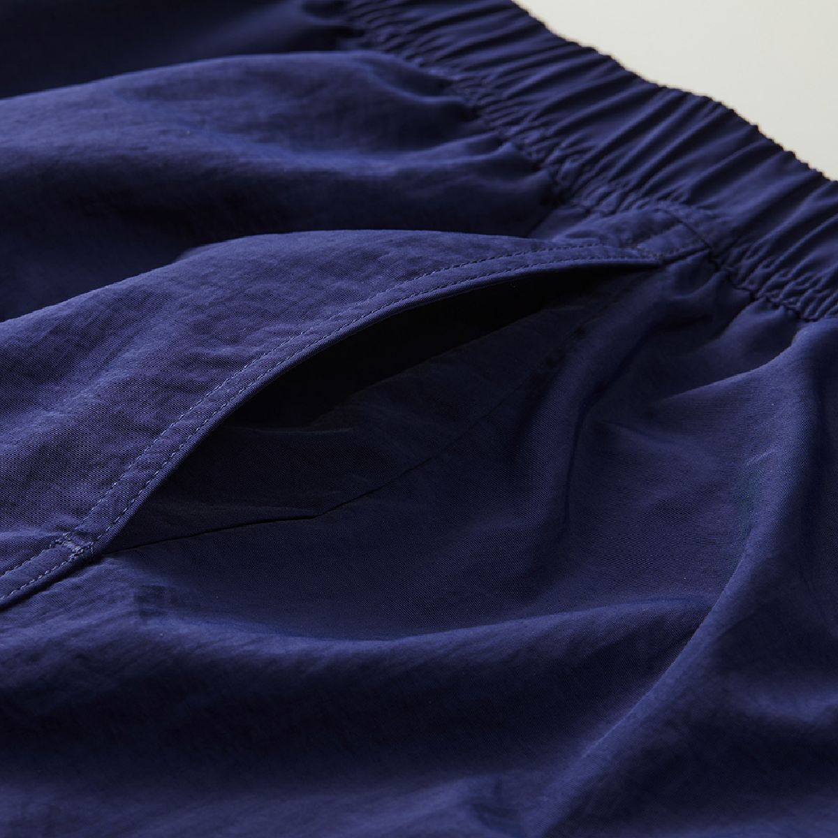 有一個側袋，一個 - 一個球邊口袋規格