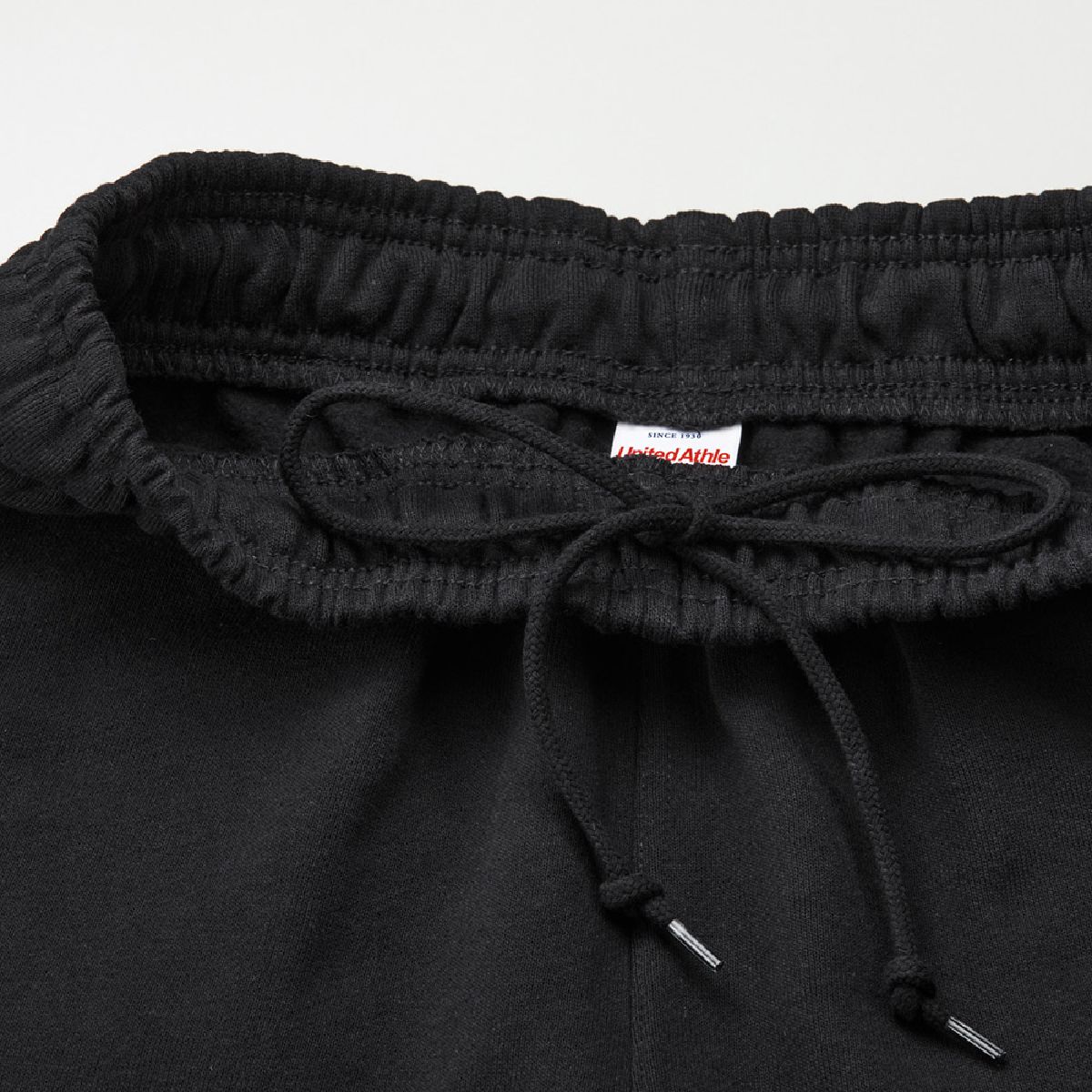 腰部有可調節的圓皮（內部）