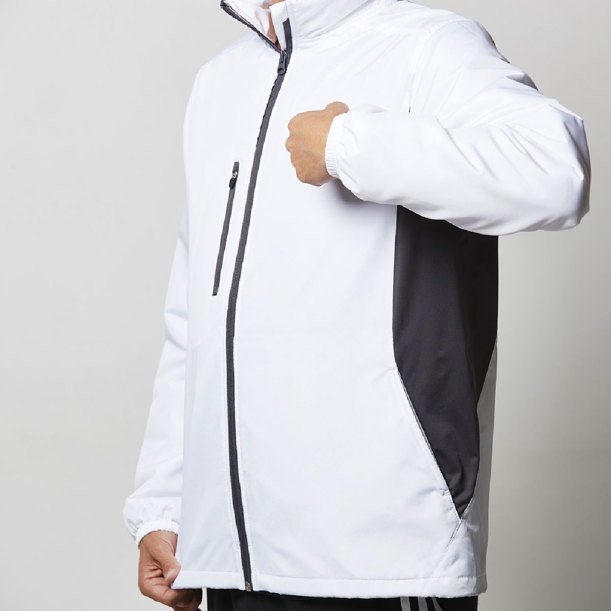 採用伸展麵團，不會阻礙腋下下的運動