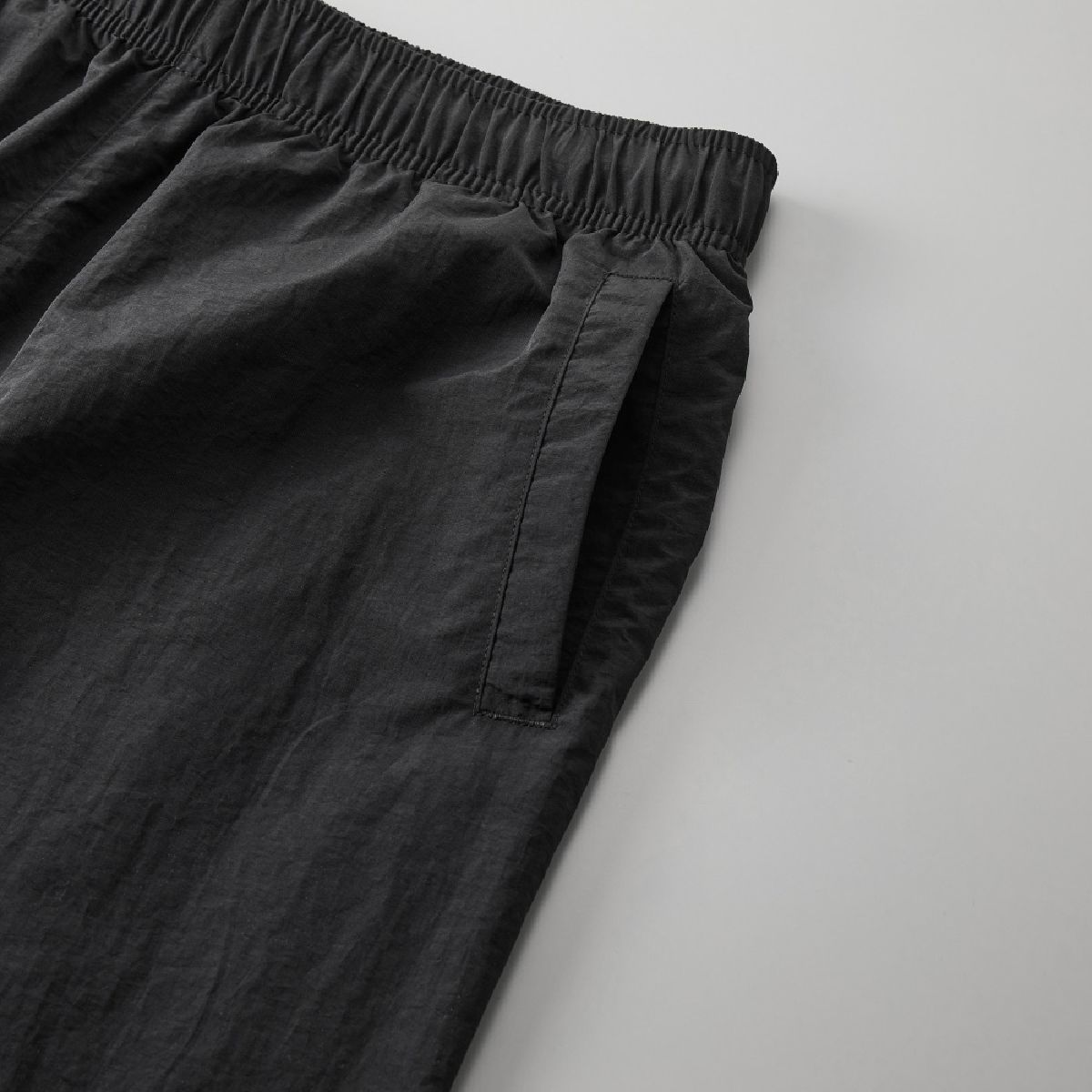 帶有一個側袋，可以考慮到易於手，一個 - 一球邊緣口袋規格