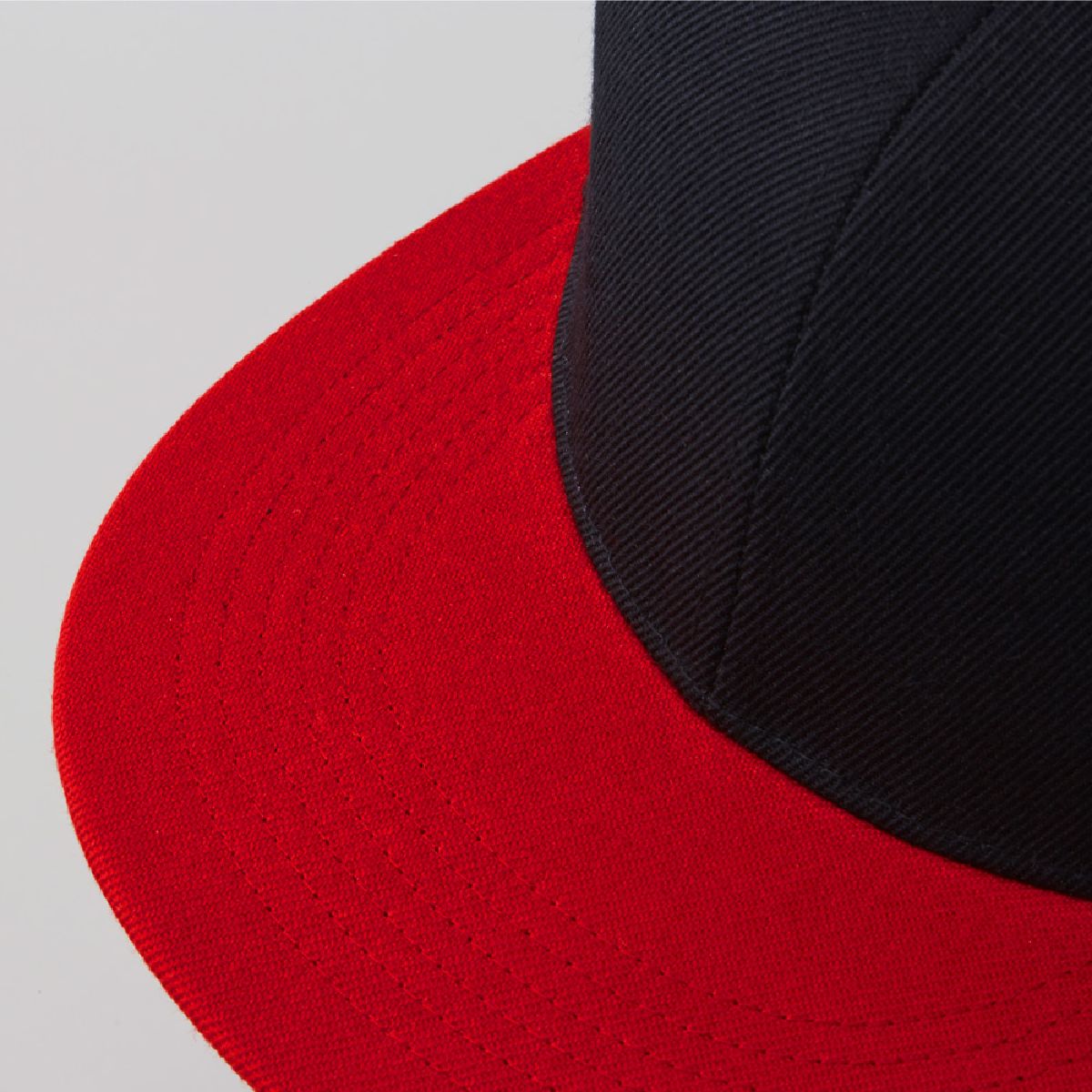 2050。黑色/紅色Tsuba