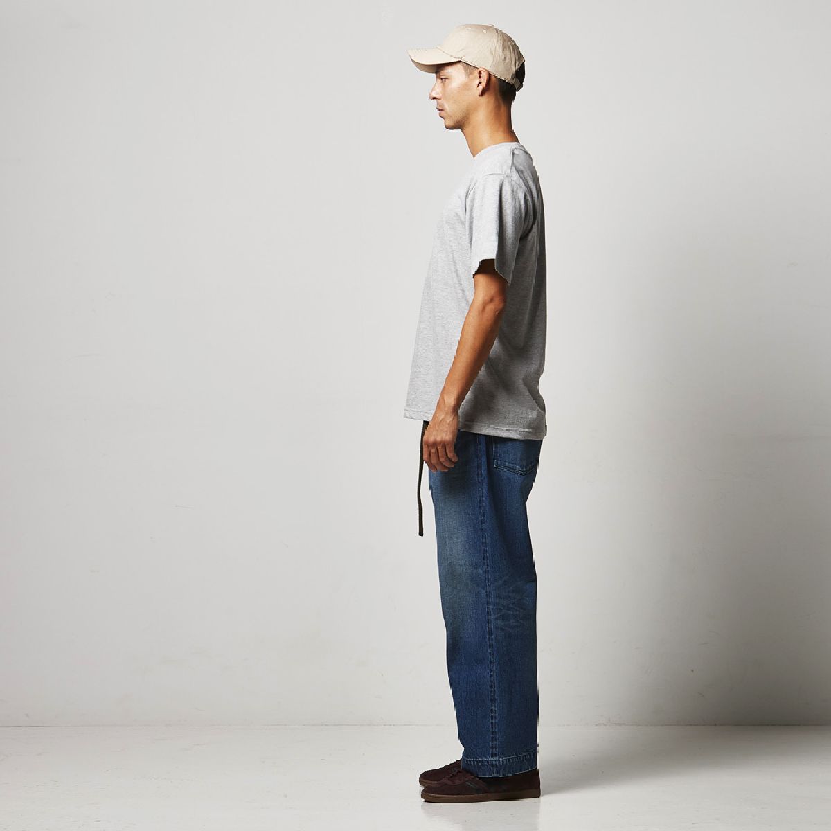 高度182厘米L尺寸側剪影