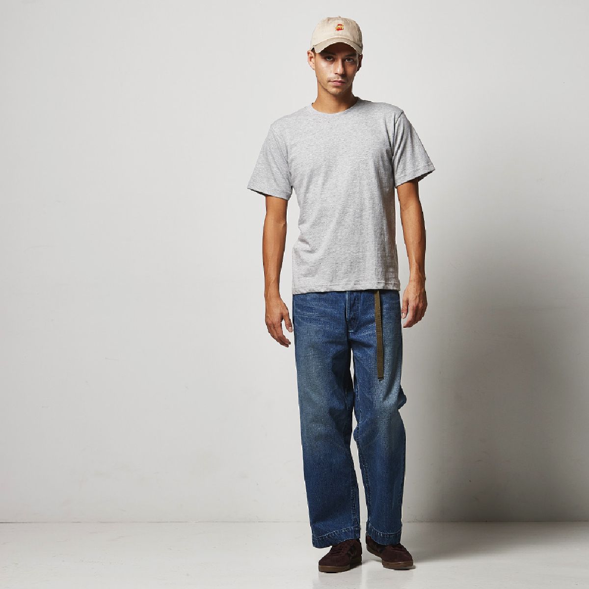 高度182厘米M尺寸006。混合灰色磨損