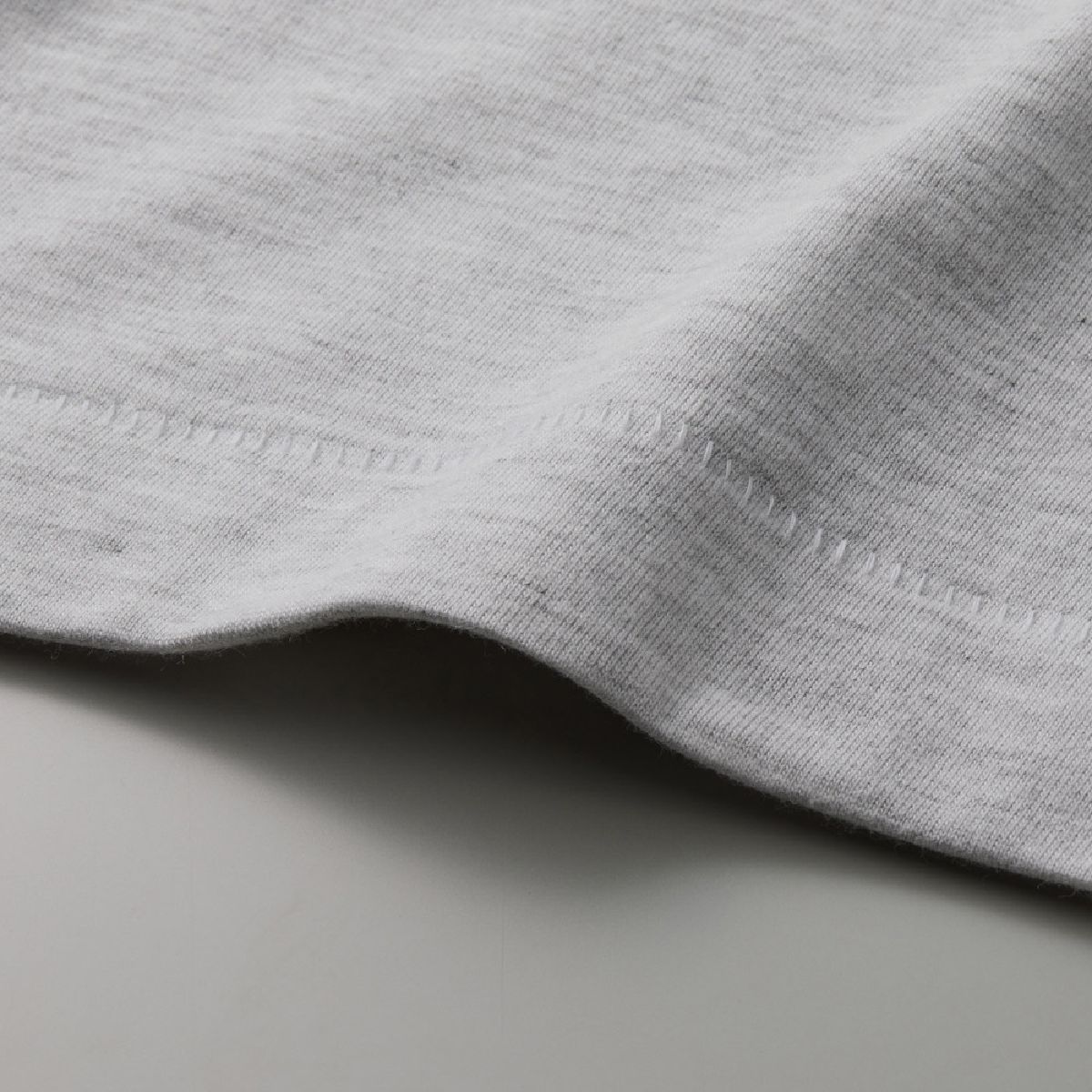 袖口和下擺嘴被丘陵，長下擺口音