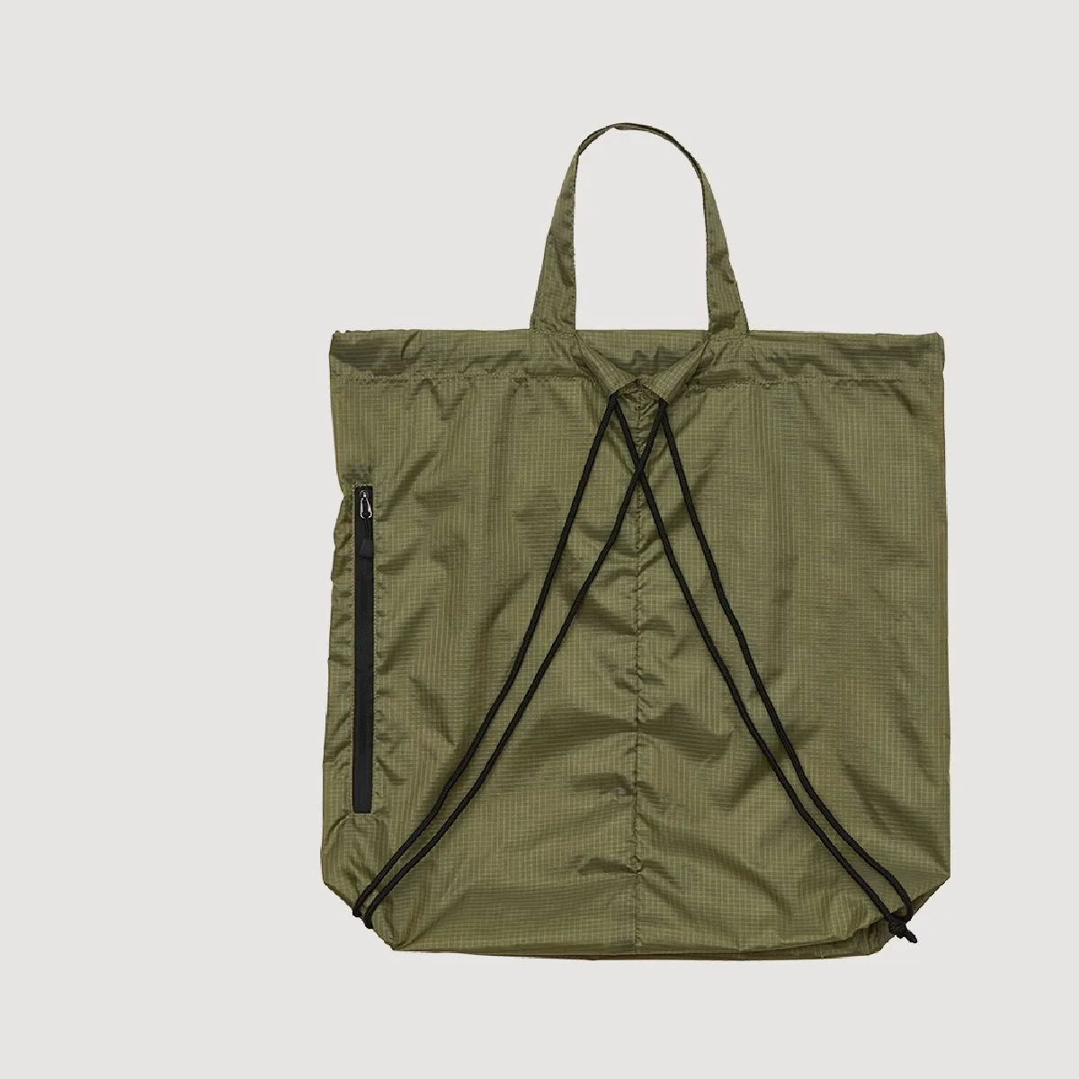 肩帶交叉可以防止磨損。