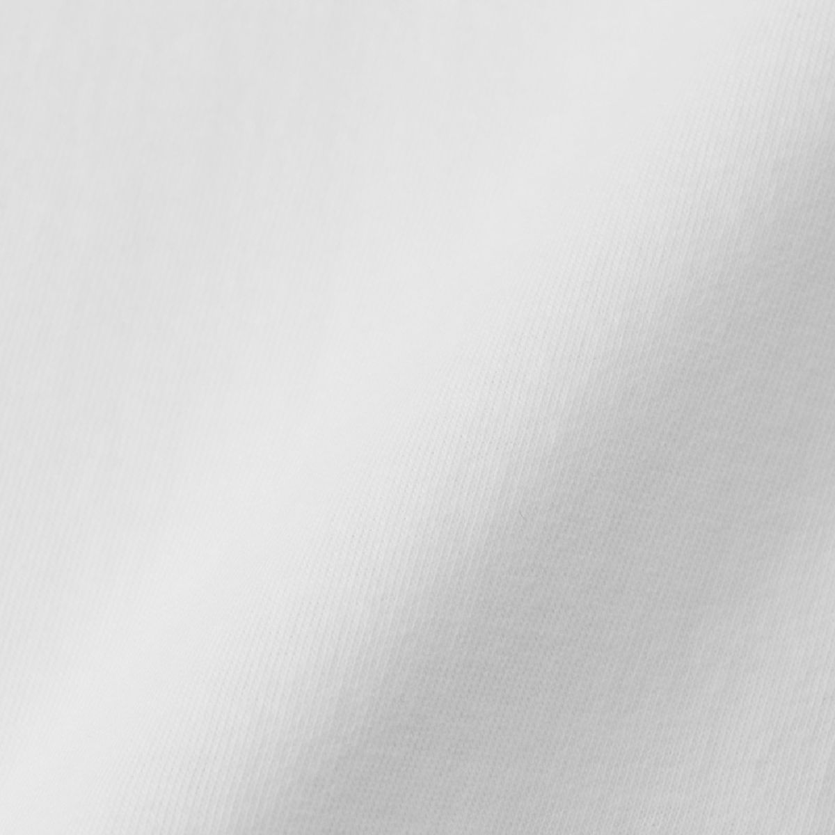 輕質針織布料，中等重量為 4.7 盎司。